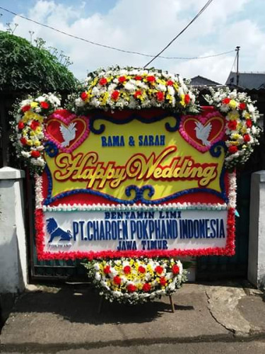 Karangan Bunga Pernikahan makassar